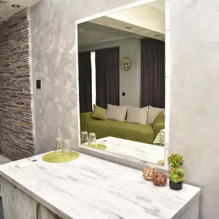 Amigo център Appartement *